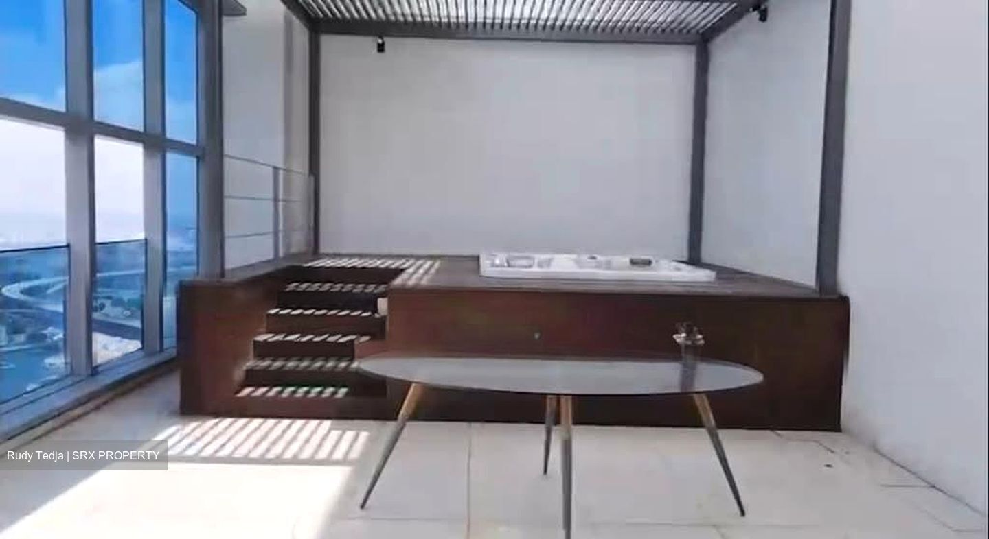 Marina Bay Residences (D1), Condominium #612648711